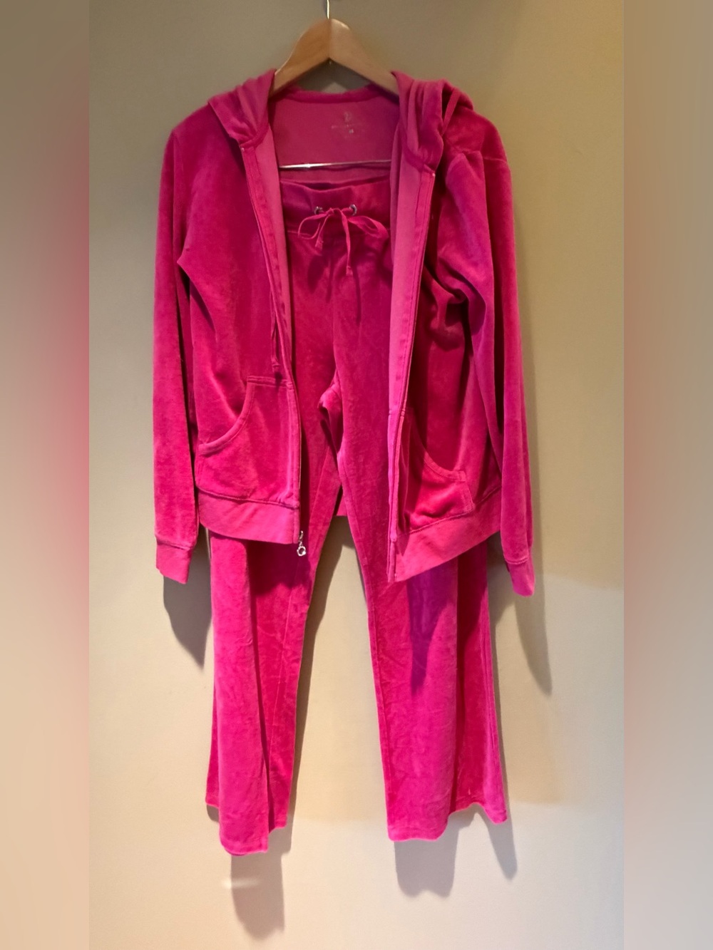 Y2K New York & Company Hot Pink Velour Track Set - Hoodie & Joggers large NWT